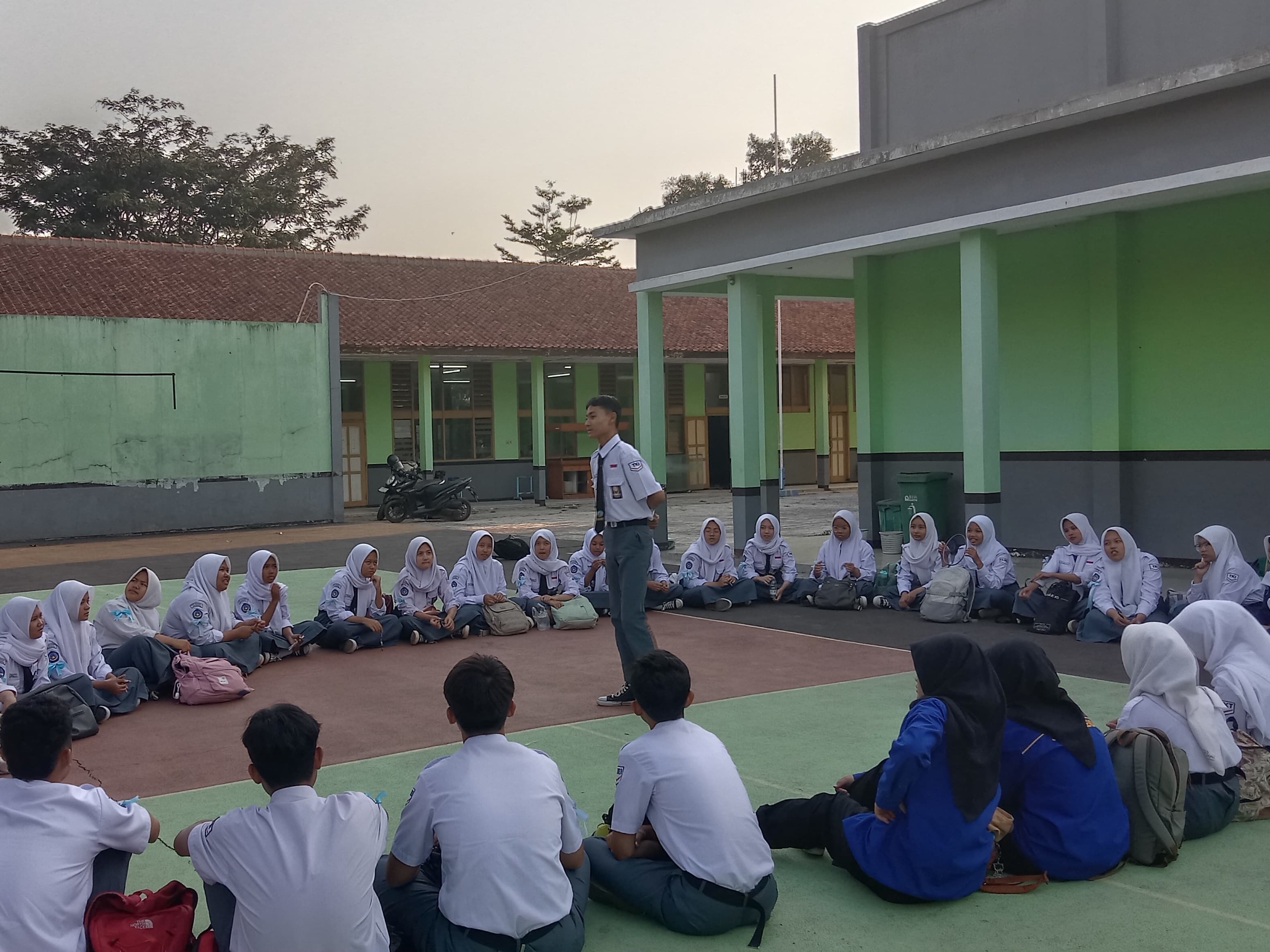 pengenalan sesama anggota mpk